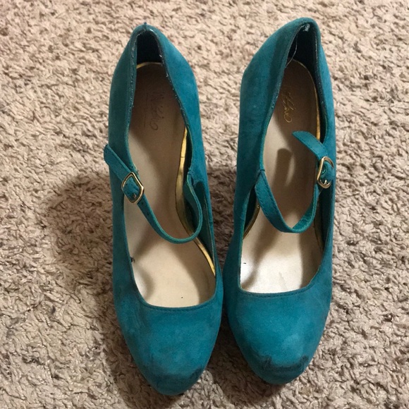 Turquoise Heels - Picture 2 of 4
